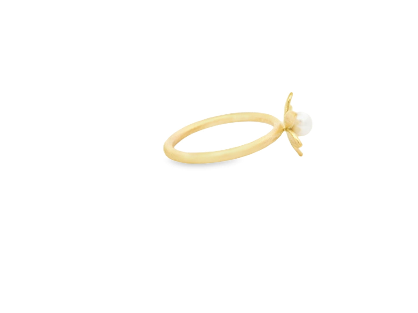 Ring aus 18kt Gelbgold mit Seerosen-Motiv und kleiner Perle