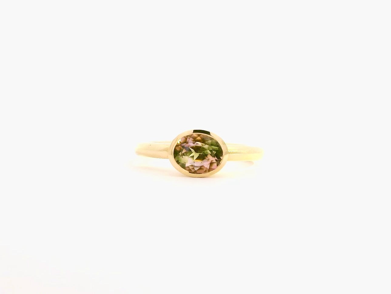 Unikatring mit zweifarbigem Turmalin – 18kt Gelbgold