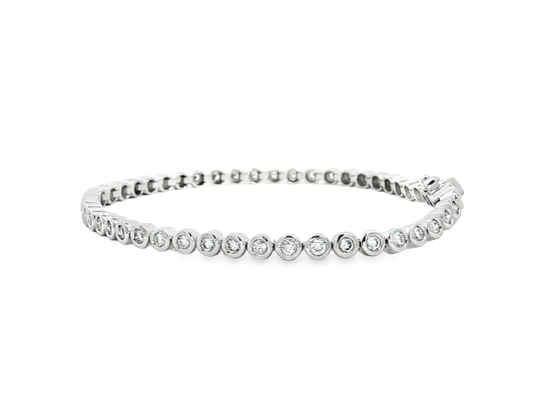 Modernes Tennisarmband in Zargenfassung – 18kt Weißgold - 2,5ct