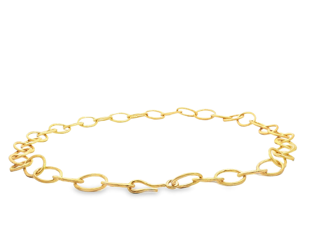 Massive handgefertigte Ösenkette aus 18kt Gelbgold – kraftvoll, elegant & zeitlos