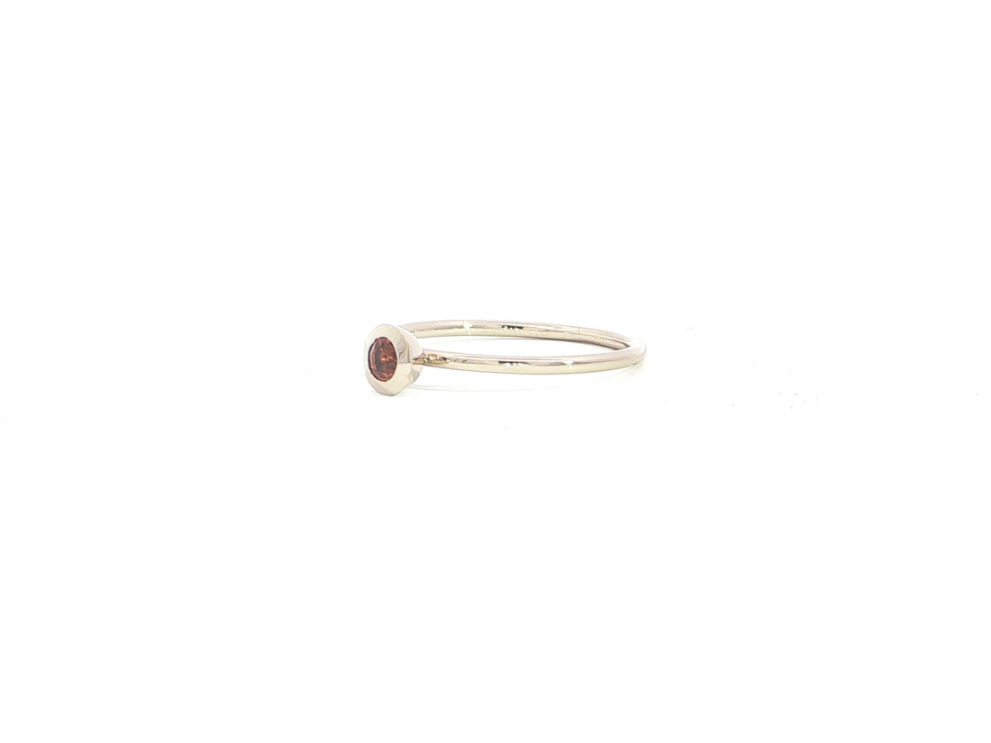 Sola · Rosa-Lachs Saphir · 750er Palladium-Weißgold