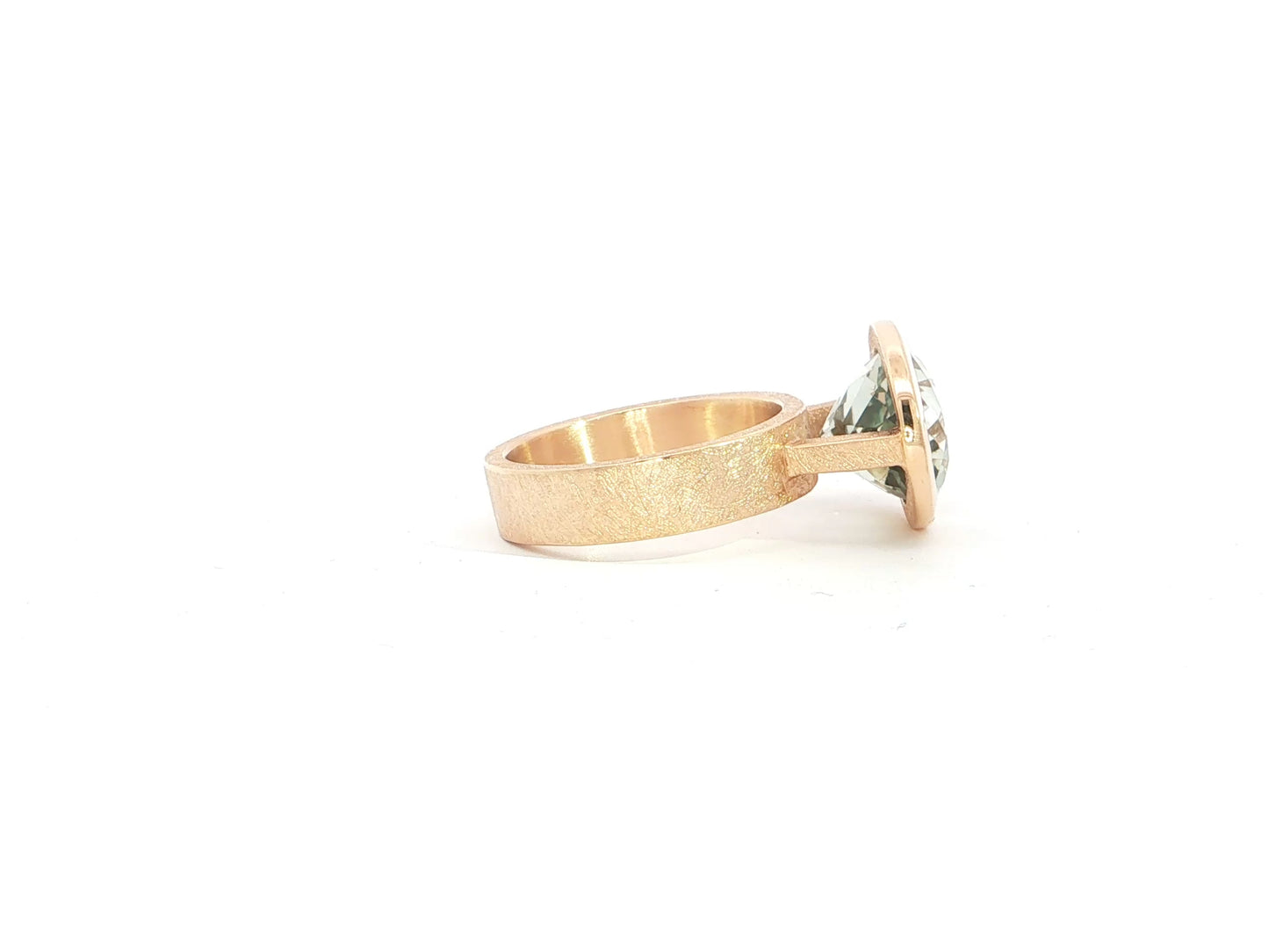 Prasiolith-Ring auf Stelzenfassung – 18kt Roségold, eismatt