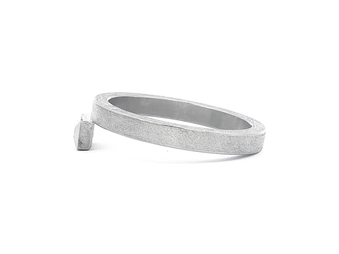 Ring mit Baguette-Diamant – 18kt Weißgold rhodiniert, matt