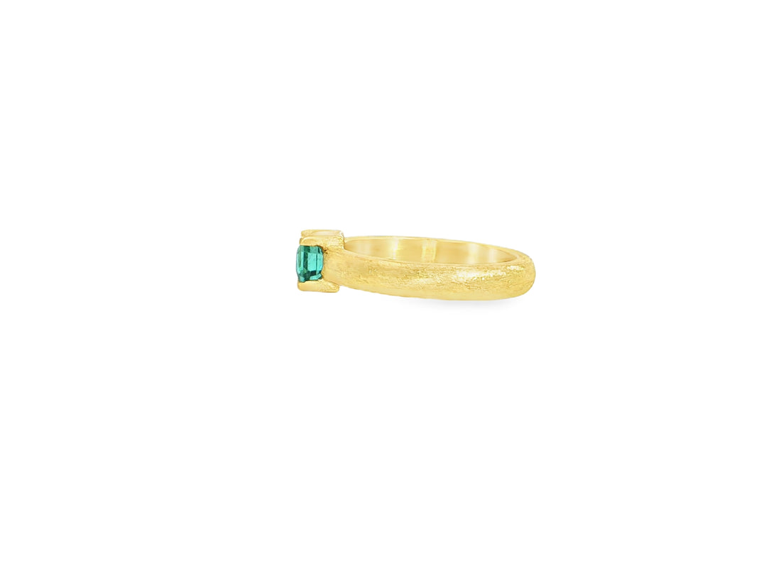Smaragd-Ring in 18kt Gelbgold – Eismatt, poliert kombiniert
