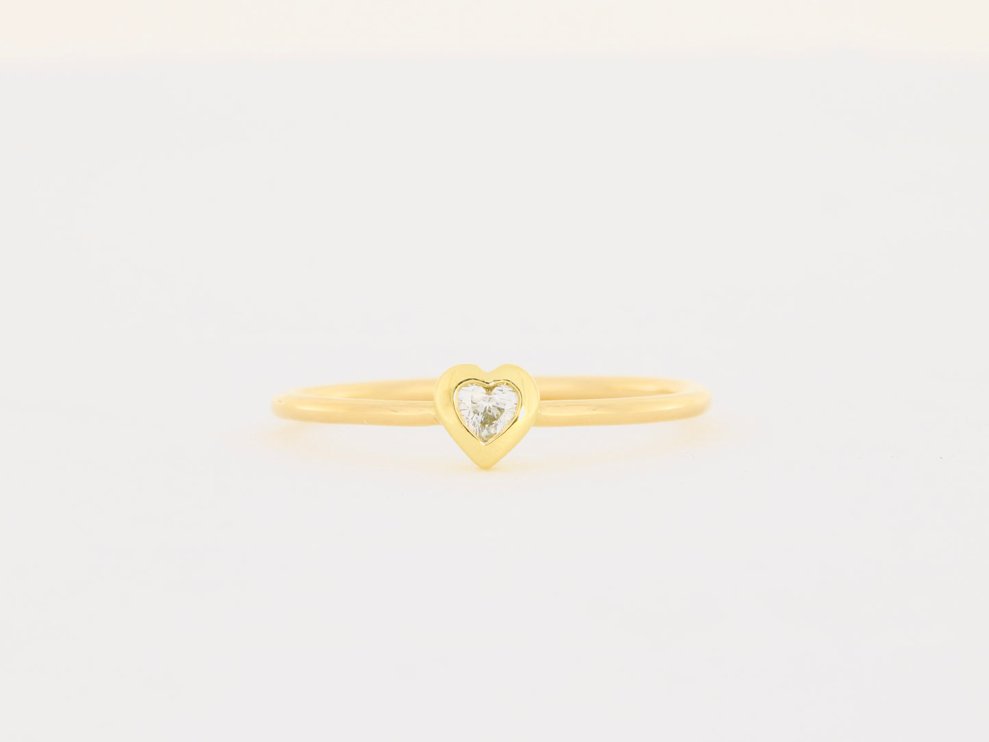 Zarter Herzdiamant-Ring aus 18kt Gelbgold