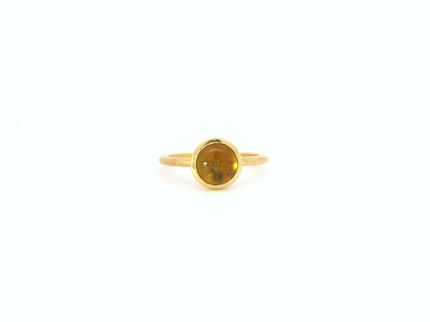 Ring aus 18kt Gelbgold mit gelbem Turmalin-Cabochon