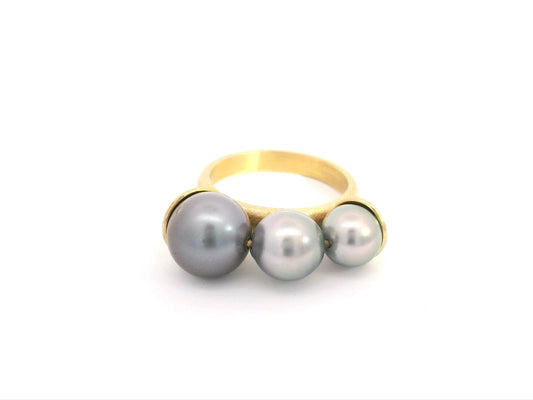 Ring mit drei Tahitiperlen in 18kt Gelbgold