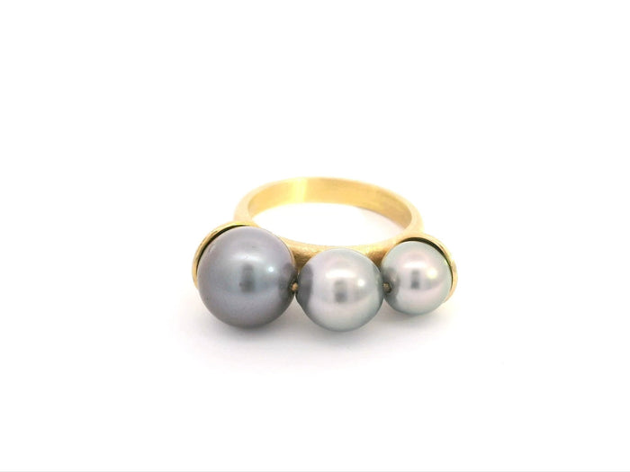 Ring mit drei Tahitiperlen in 18kt Gelbgold