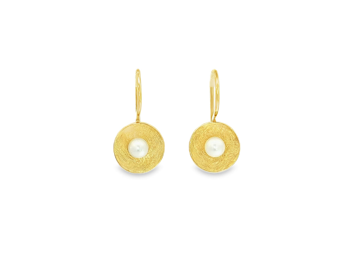 Ohrhänger aus 18kt Gelbgold mit Süßwasserperle