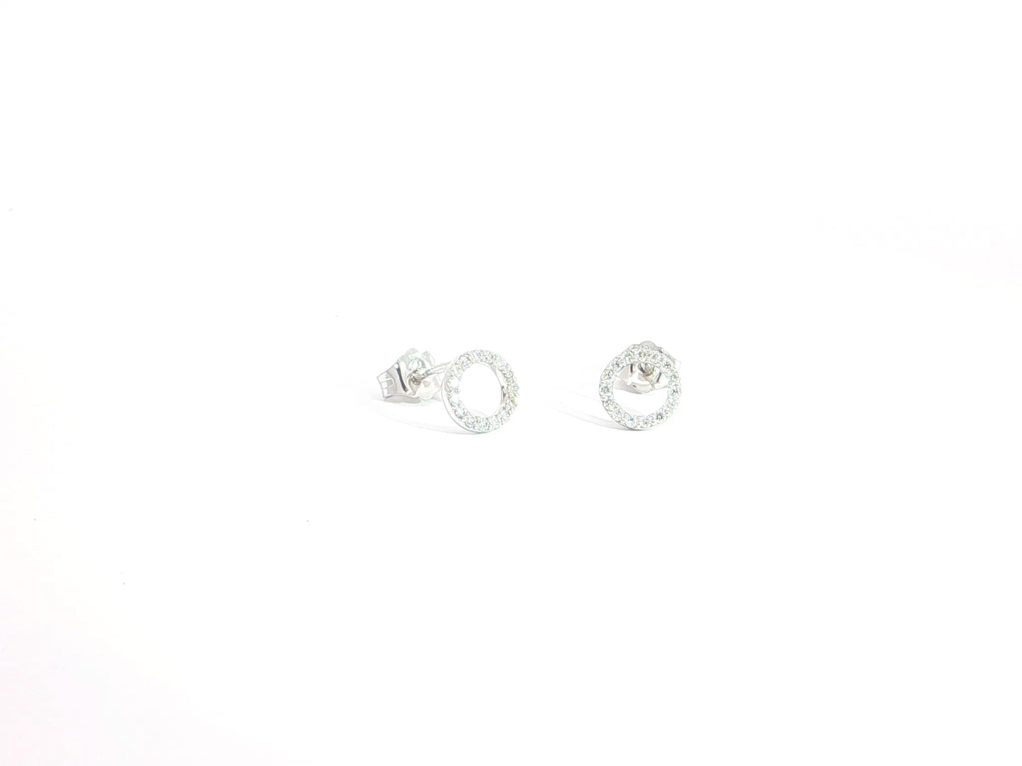 Diamant-Ohrstecker aus 18kt Weißgold im Kreisdesign – 32 Brillanten