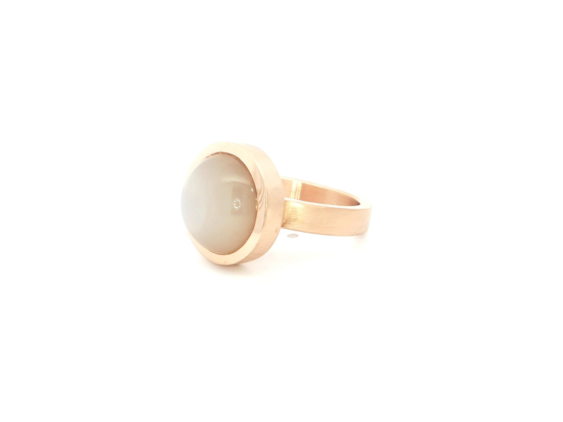 „Cachemire Luna“ – Ring aus 18kt Roségold mit Kaschmir-Mondstein