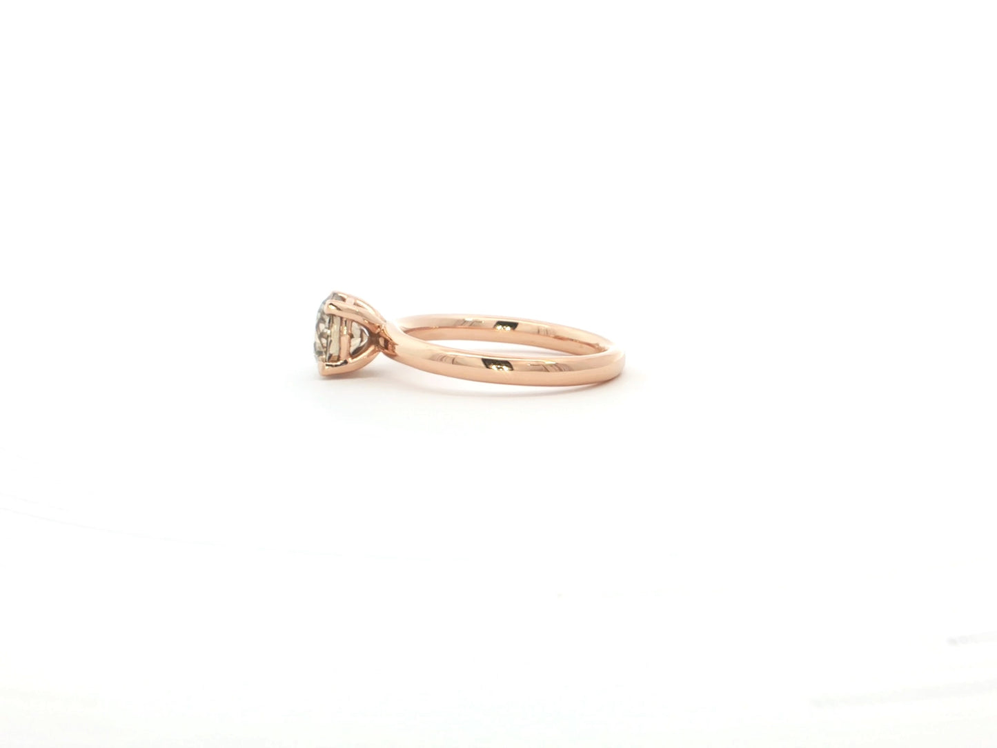 „Champagne Éternité“ – Solitärring aus 18kt Roségold mit Champagnerdiamant