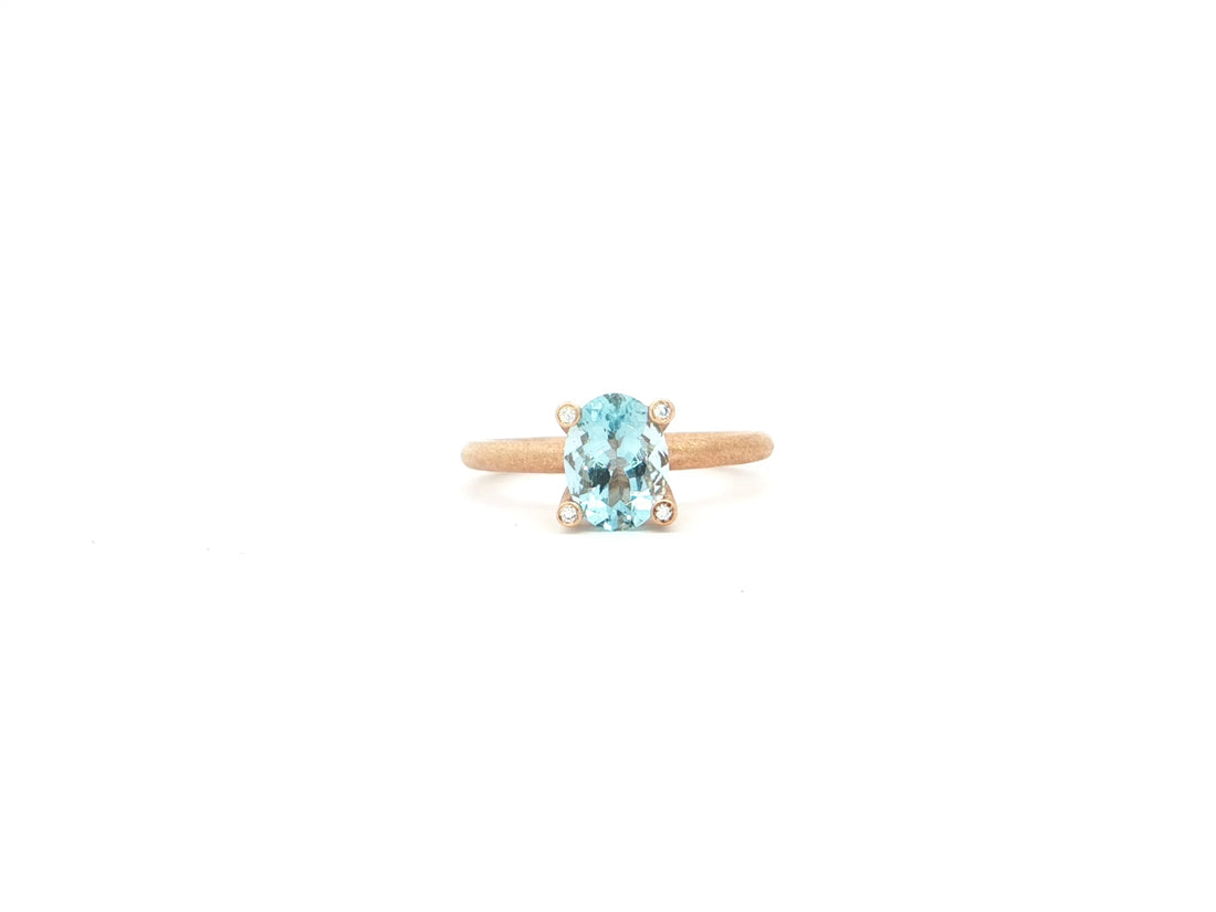 Aquamarin-Ring mit diamantbesetzten Krappen – 18kt Roségold