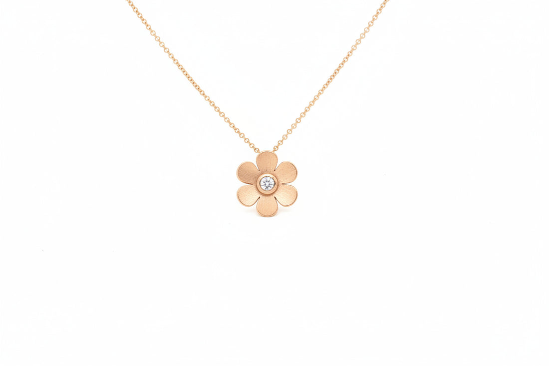 Blüten-Anhänger mit Brillant – 18kt Roségold