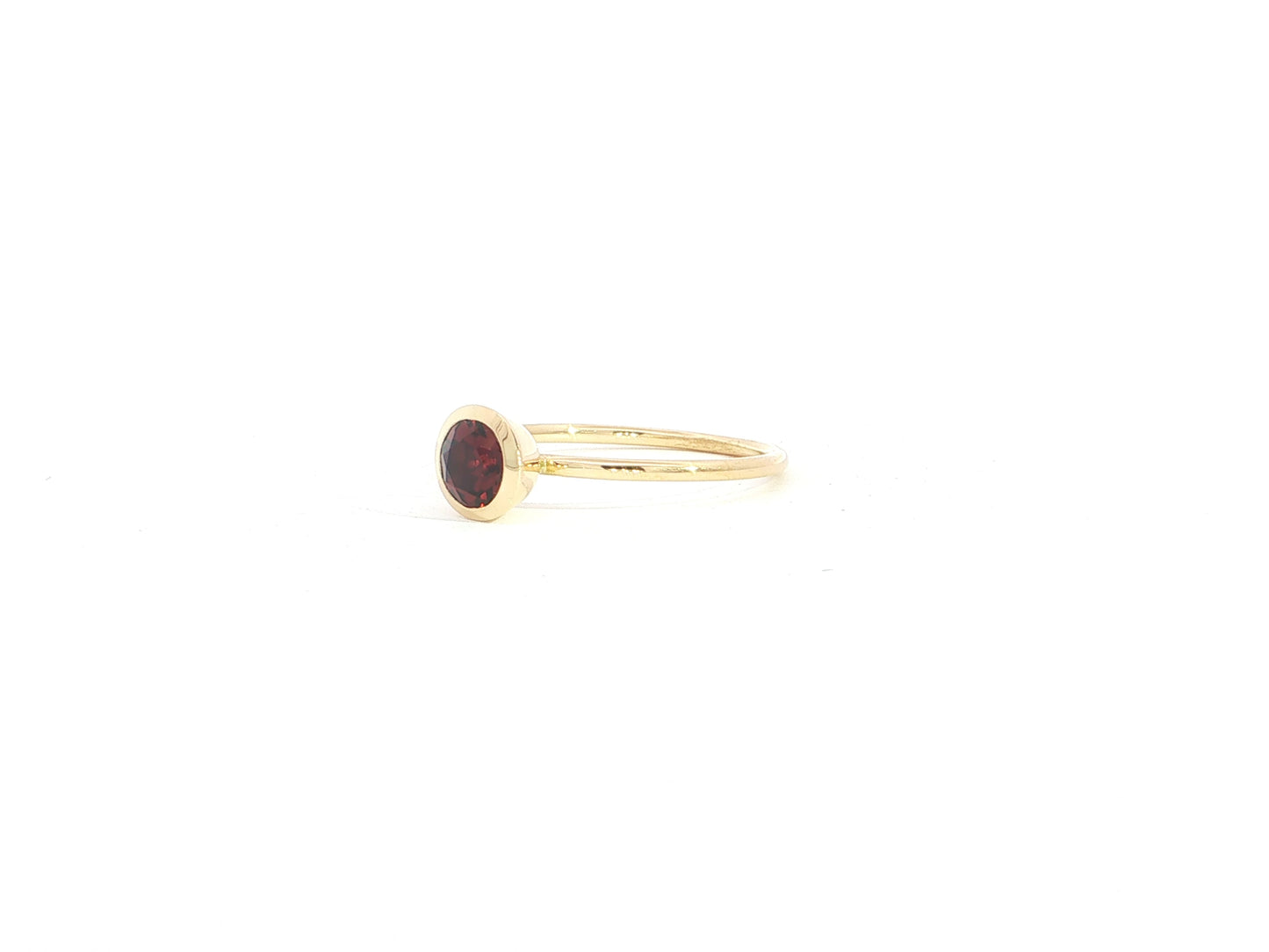Sola · Roter Granat · 750er Gelbgold