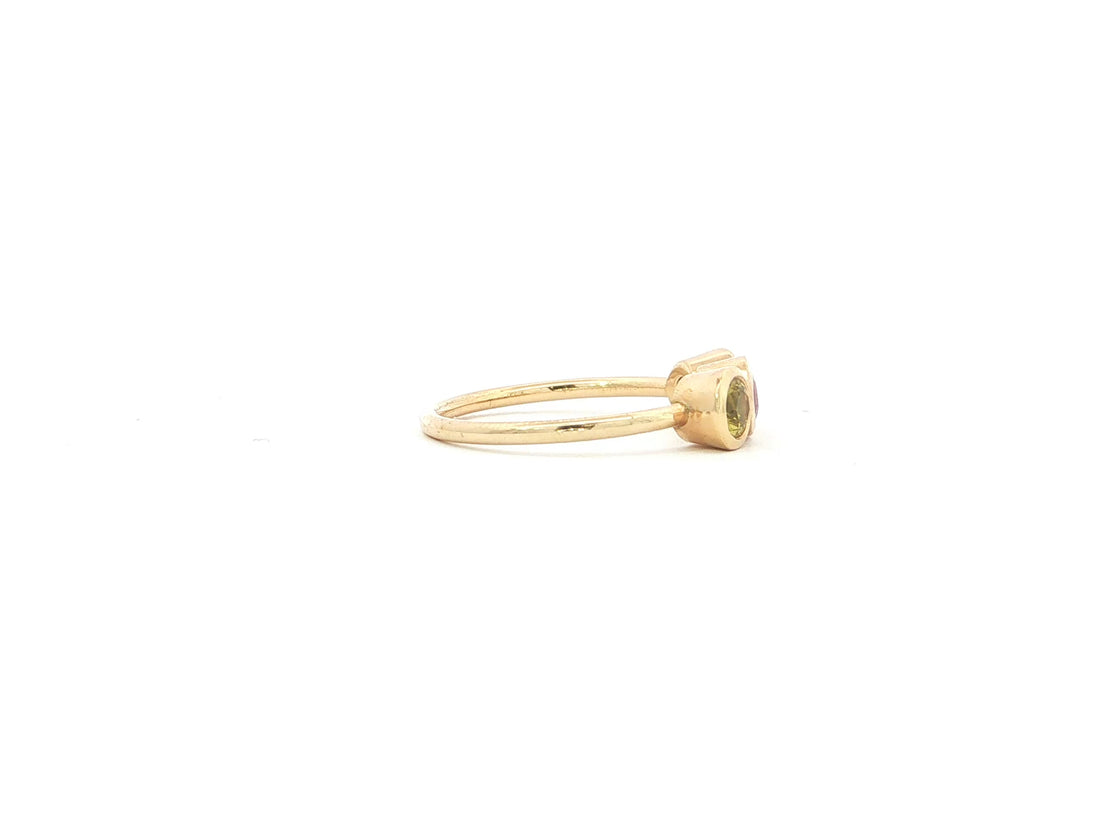 Ring „Trilogie“ – 18kt Gelbgold mit drei Saphiren
