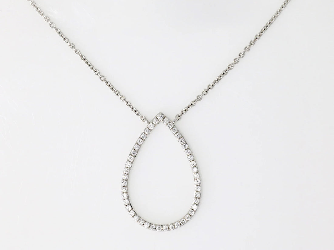 Diamant-Collier aus 18kt Weißgold mit Tropfenanhänger – 45 Brillanten