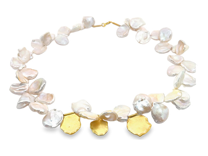 Keshi-Perlenkette mit Goldblättchen – 18kt Gelbgold