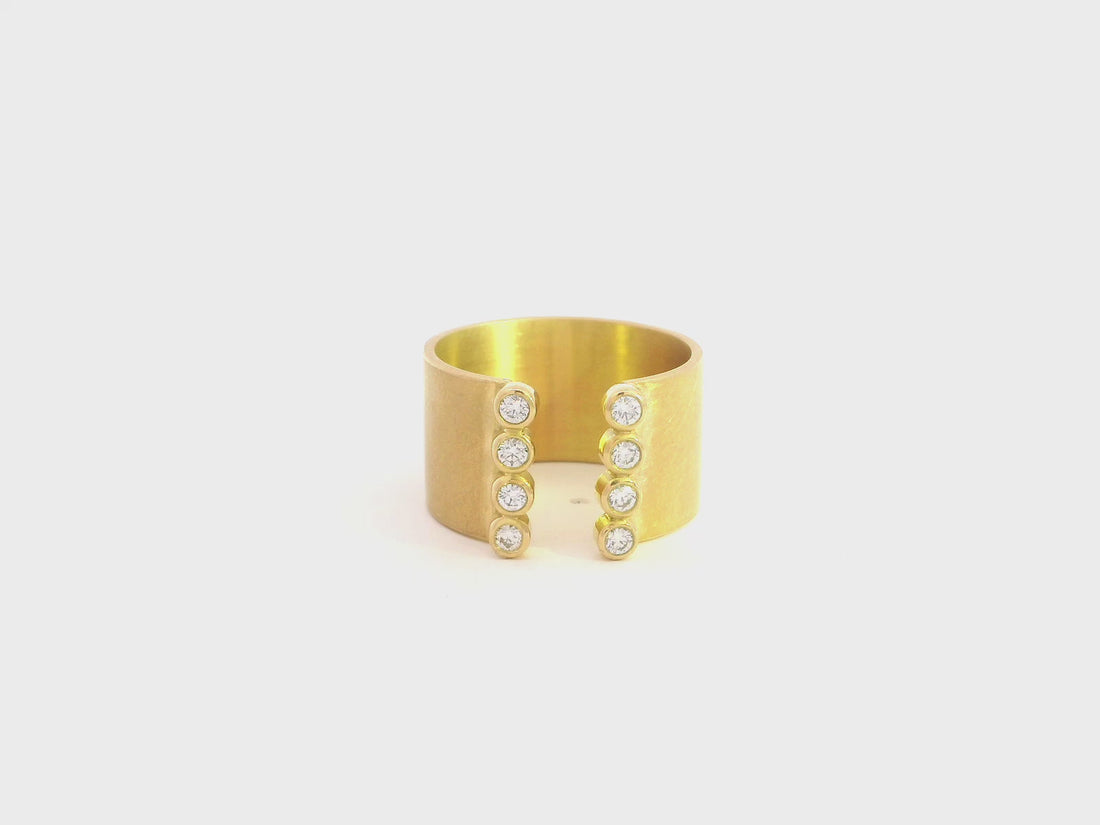 Offener Ring aus 18kt Gelbgold mit acht Brillanten