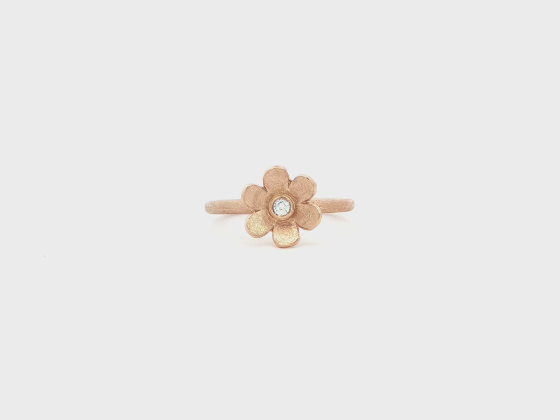 Blüten-Ring mit Brillant – 18kt Roségold