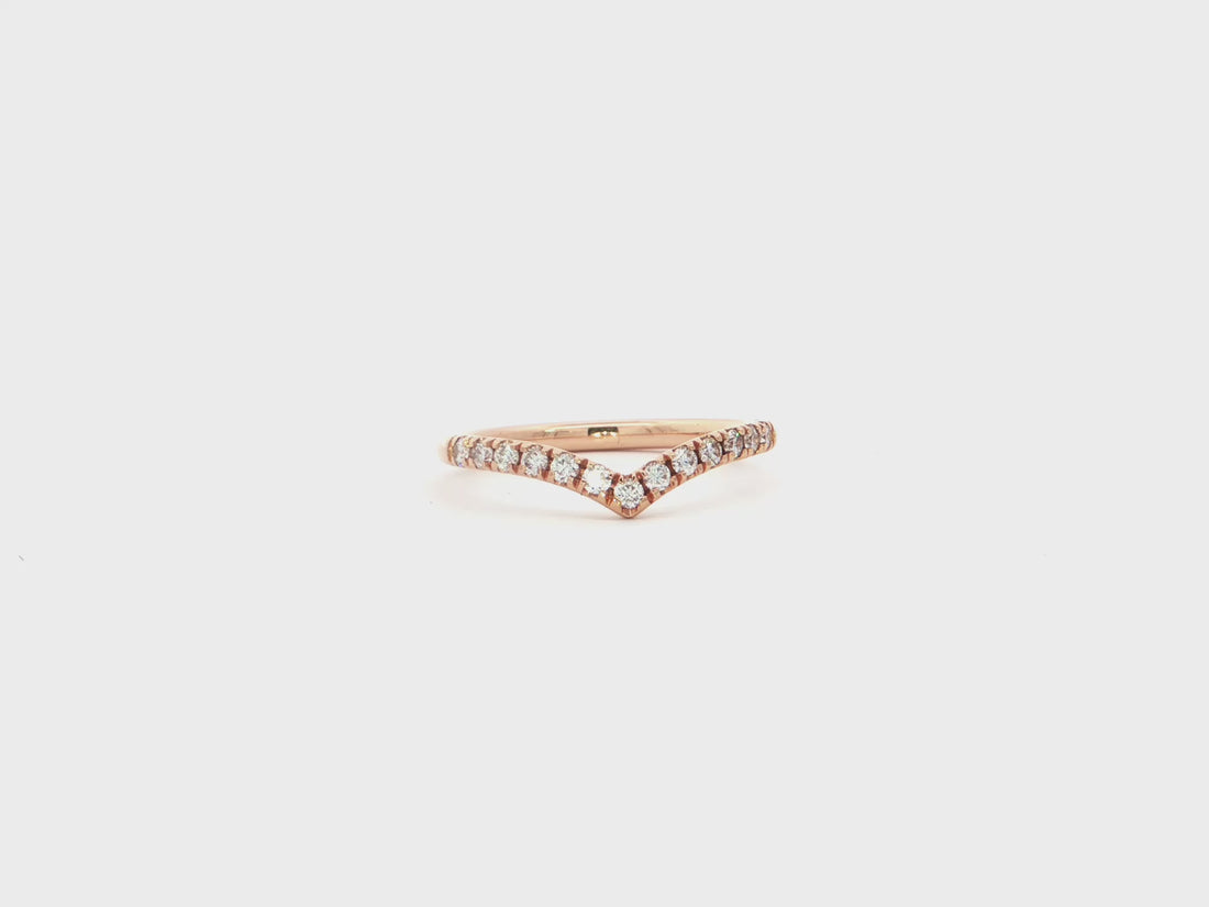 Feiner V-Beisteckring mit Brillanten – 18kt Roségold