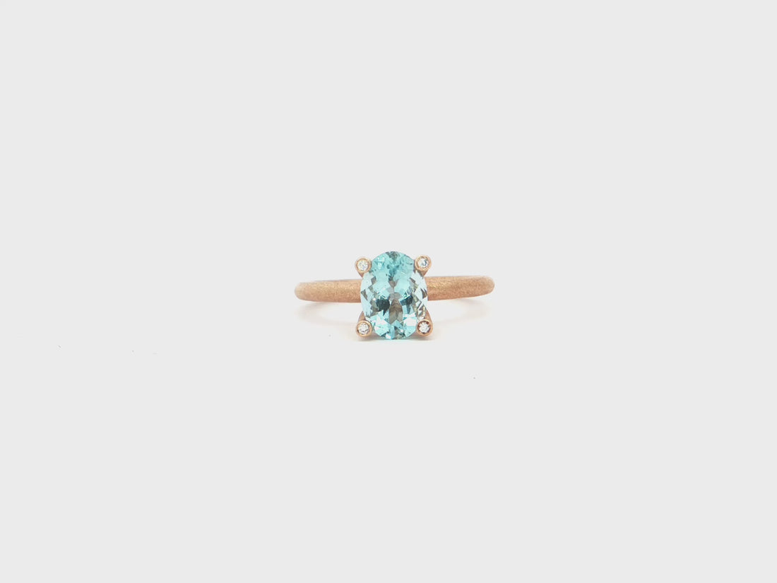 Aquamarin-Ring mit diamantbesetzten Krappen – 18kt Roségold
