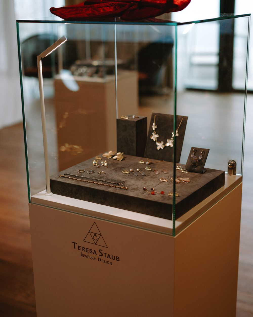 Die Seezeit-Vitrine.